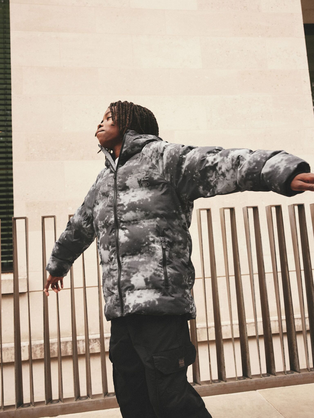 Куртка утепленная с капюшоном и флисовой подкладкой для мальчика Next Q51-579, Серый