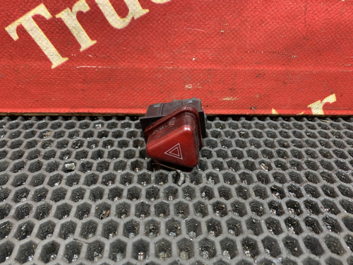 Кнопка аварийной сигнализации 2023г