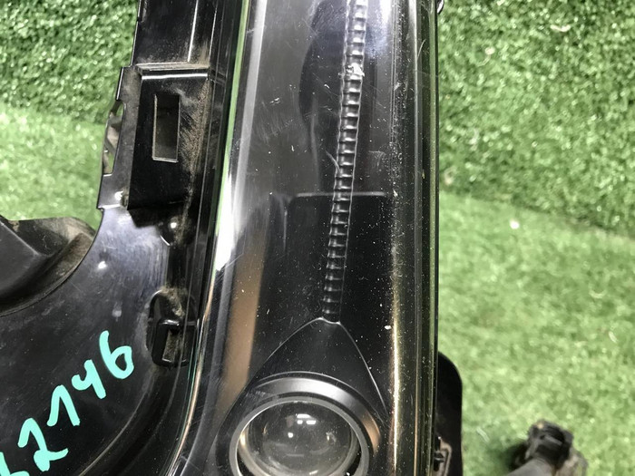 Битая ПТФ правая Lexus LX 3 570 (2015-2023)