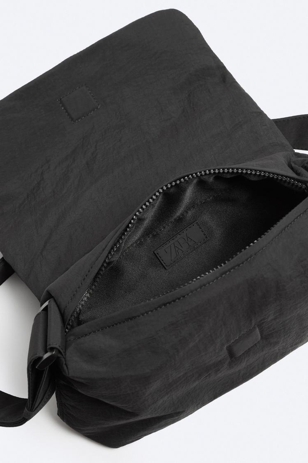 ZARA СУМКА ИЗ НЕЙЛОНА С КЛАПАНОМ, ЧЕРНЫЙ