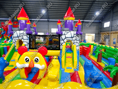 Большой надувной батут "Средневековье" 12*12*5 м