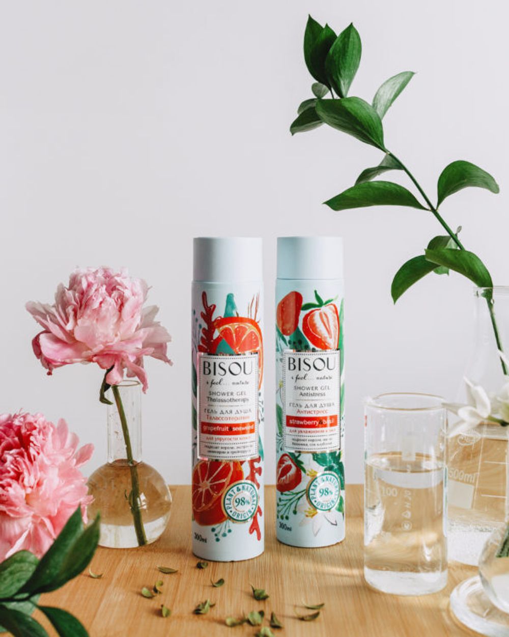 Гель для душа антистресс клубника-базилик для увлажнения Bisou Strawberry & basil 300 мл