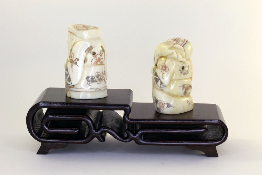 Сет нэцкэ Дзюродзин и Фукурокудзю на подставке