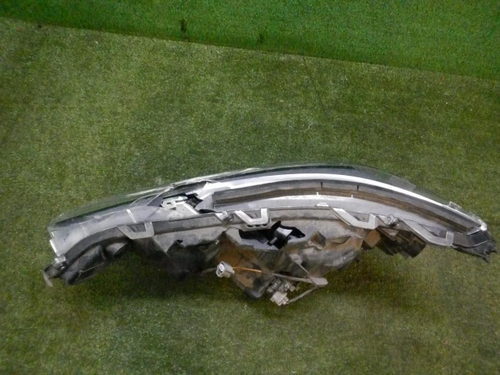 Битая Фара правая Toyota RAV4 5 XA50 (2018-н.в.) LED