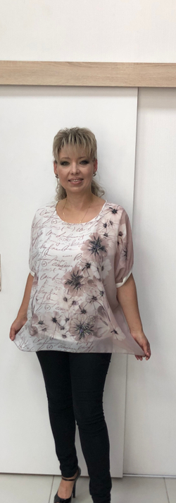 Двойной светлый удлиненный блузон с шифоновым верхом