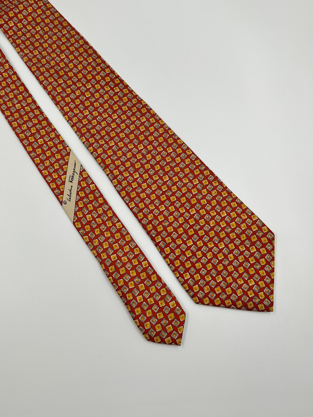 Галстук красный Salvatore Ferragamo