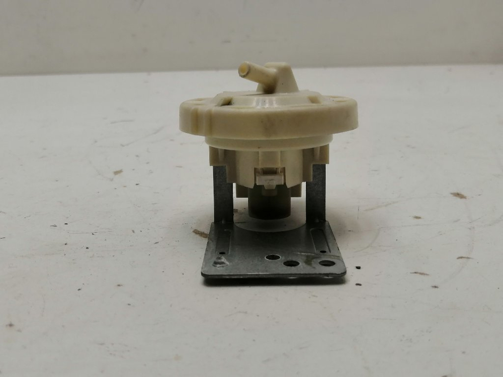 F12A8CDP кт106 Датчик уровня воды для стиральной машины LG F12A8CDP б/у