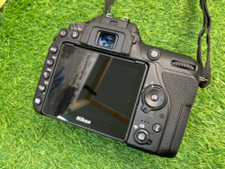 Nikon D7500 4.000 кадров