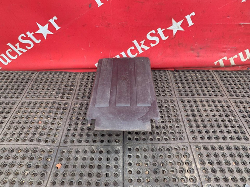 Крышка ящика АКБ 2018г