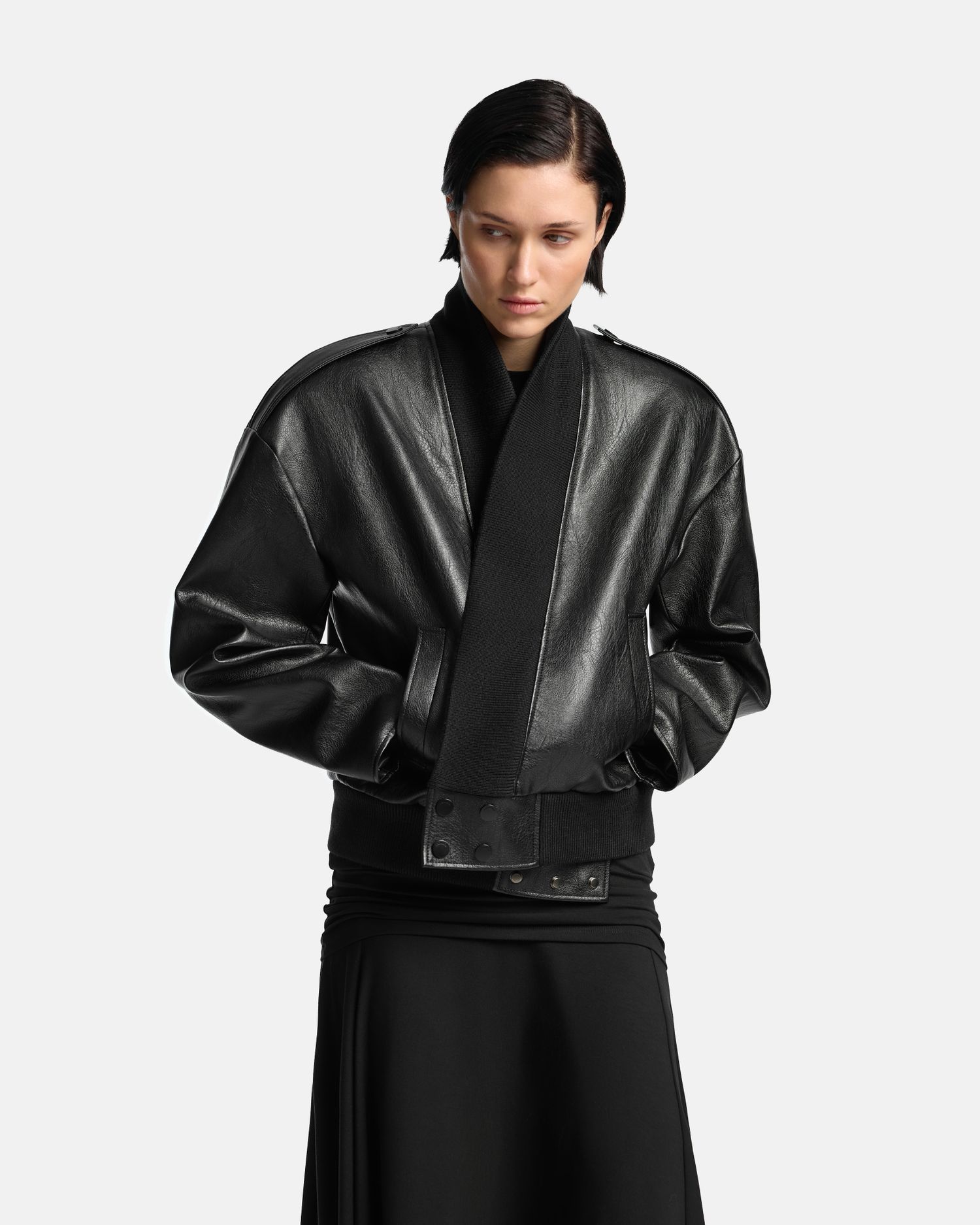 БОМБЕР ИЗ ЭКОКОЖИ С ШАЛЕВЫМ ВОРОТНИКОМ