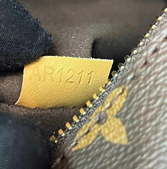 Сумка Louis Vuitton Side Trunk коричневый