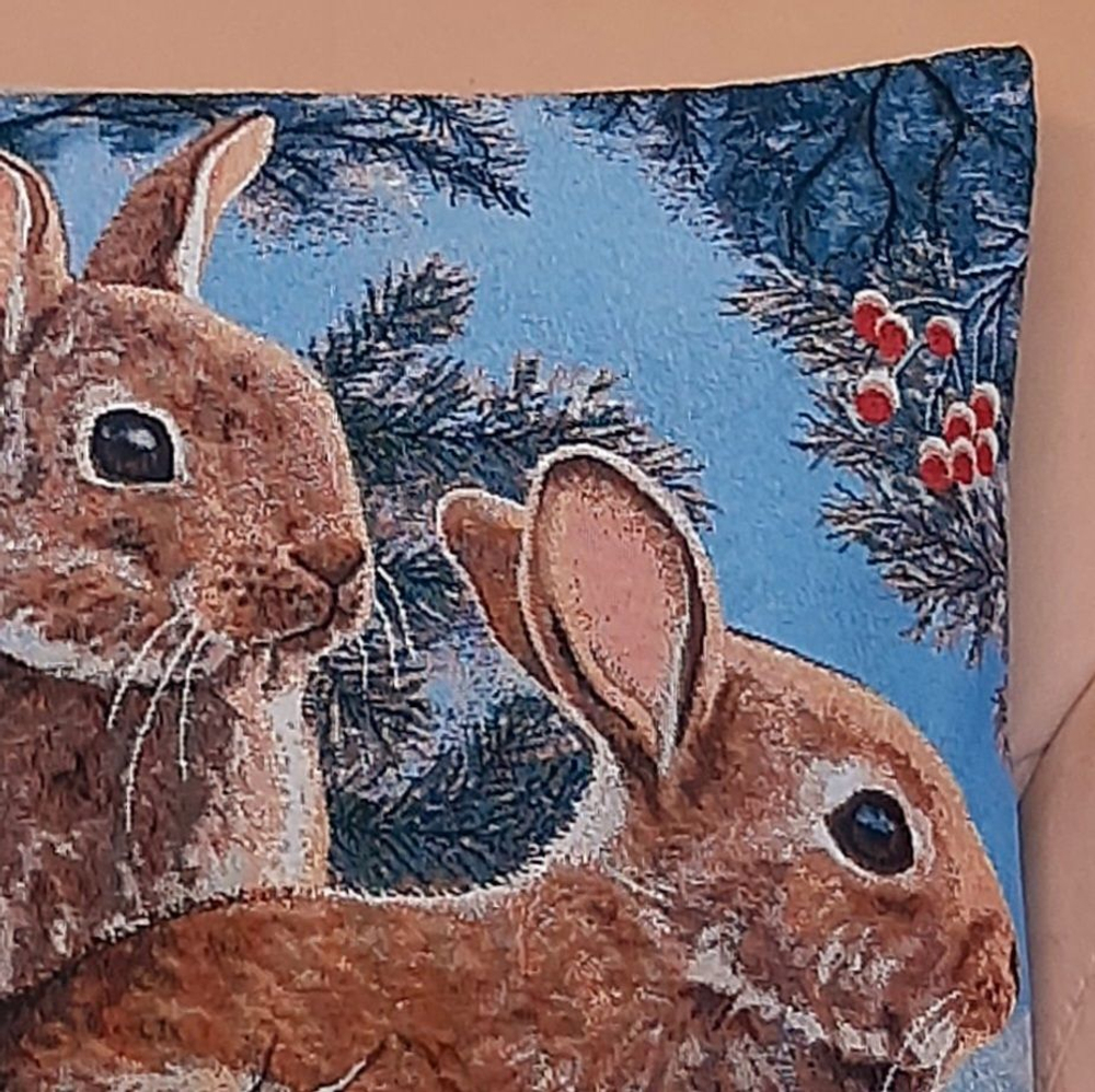 Декоративный гобеленовый чехол для интерьерной подушки Завтрак для Зайчат 47*47