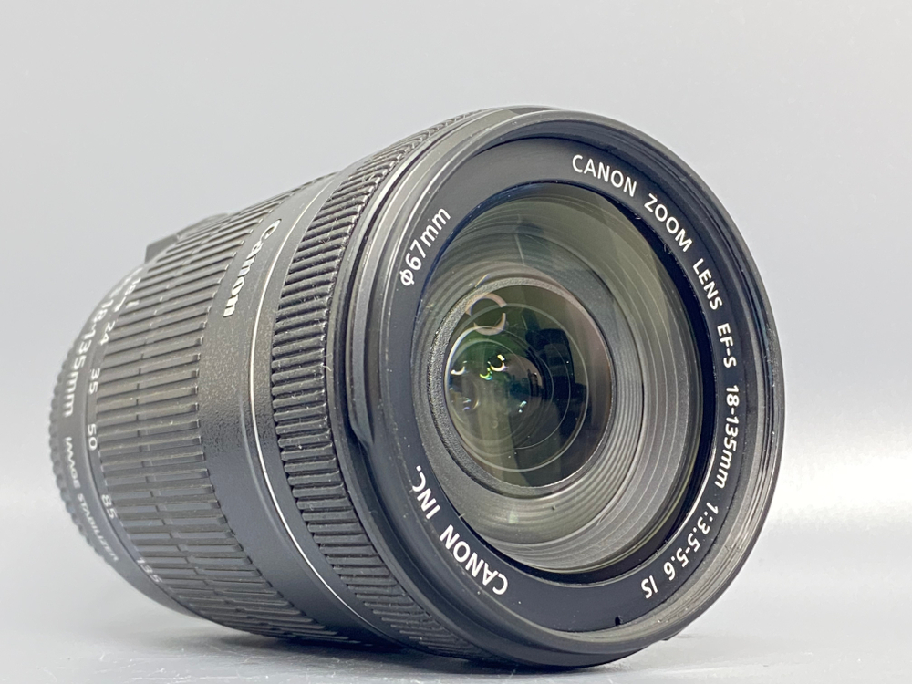 Canon EF-S 18-135mm 3.5-5.6 IS