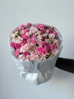 Моно букет из кустовых диантусов в розовом оттенке 35 шт