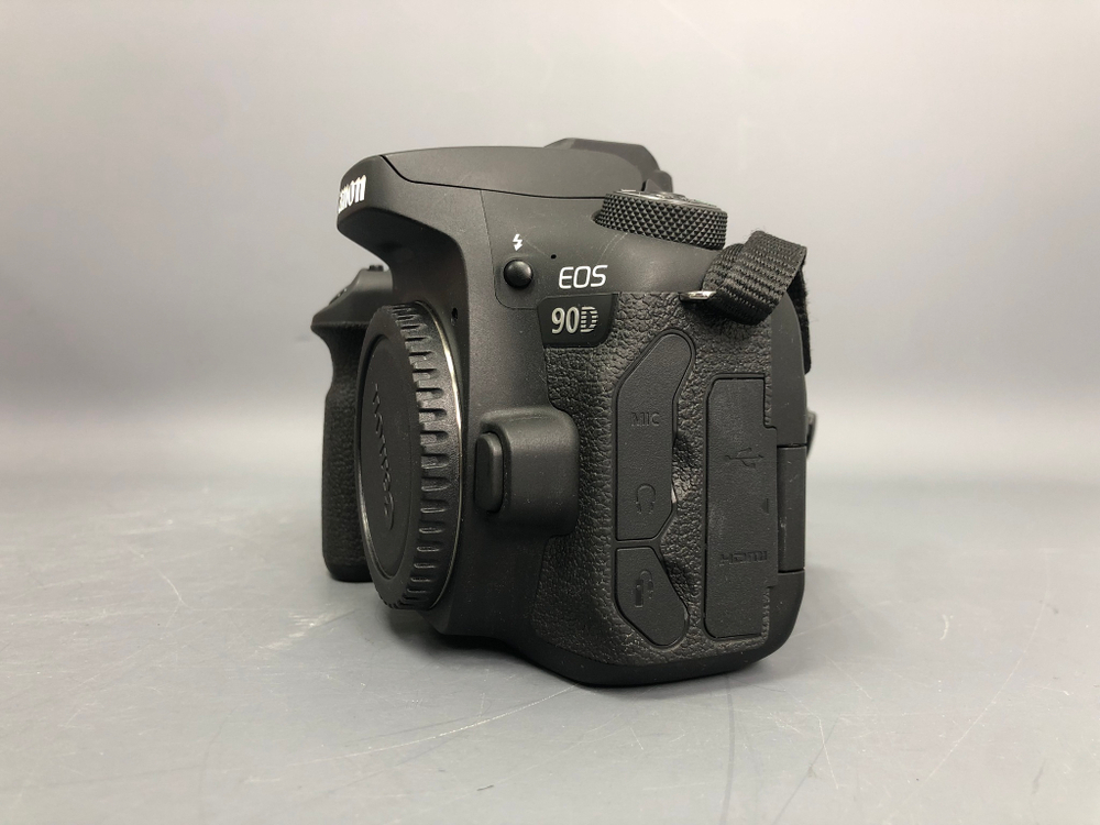 Canon EOS 90D (17.100 кадров)