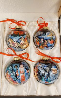 Сувенирный набор №2 из 4-х новогодних шаров и наконечника с ручной росписью Палех