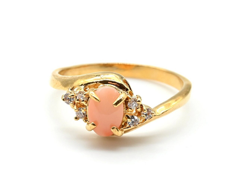 Кольцо с камнем коралл и стразами, размер 16