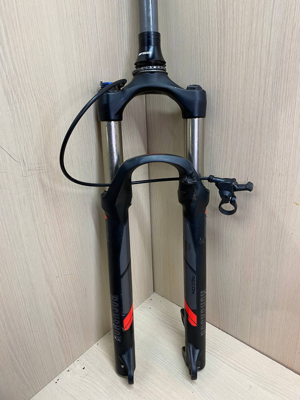 Вилка для велосипеда Rock Shox Recon 27.5