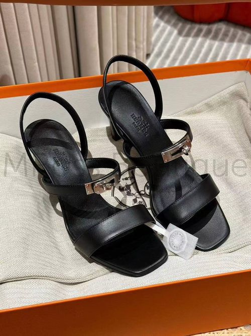 Черные женские босоножки Hermes