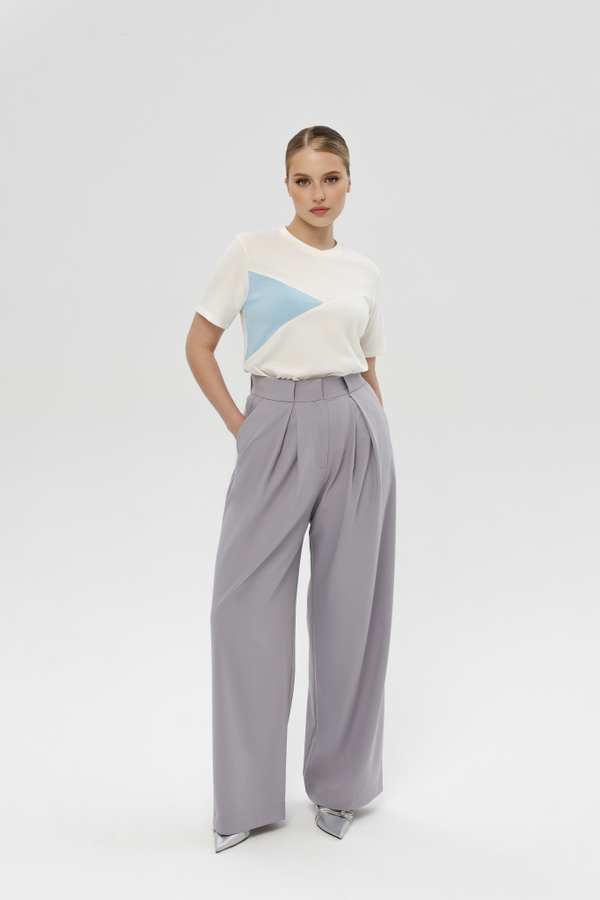 Футболка с голубой вставкой