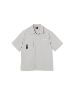Рубашка с короткими рукавами и 2 карманами с логотипом