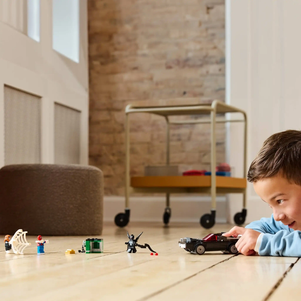 Конструктор LEGO Marvel 76309 Человек-паук против Венома Muscle Car