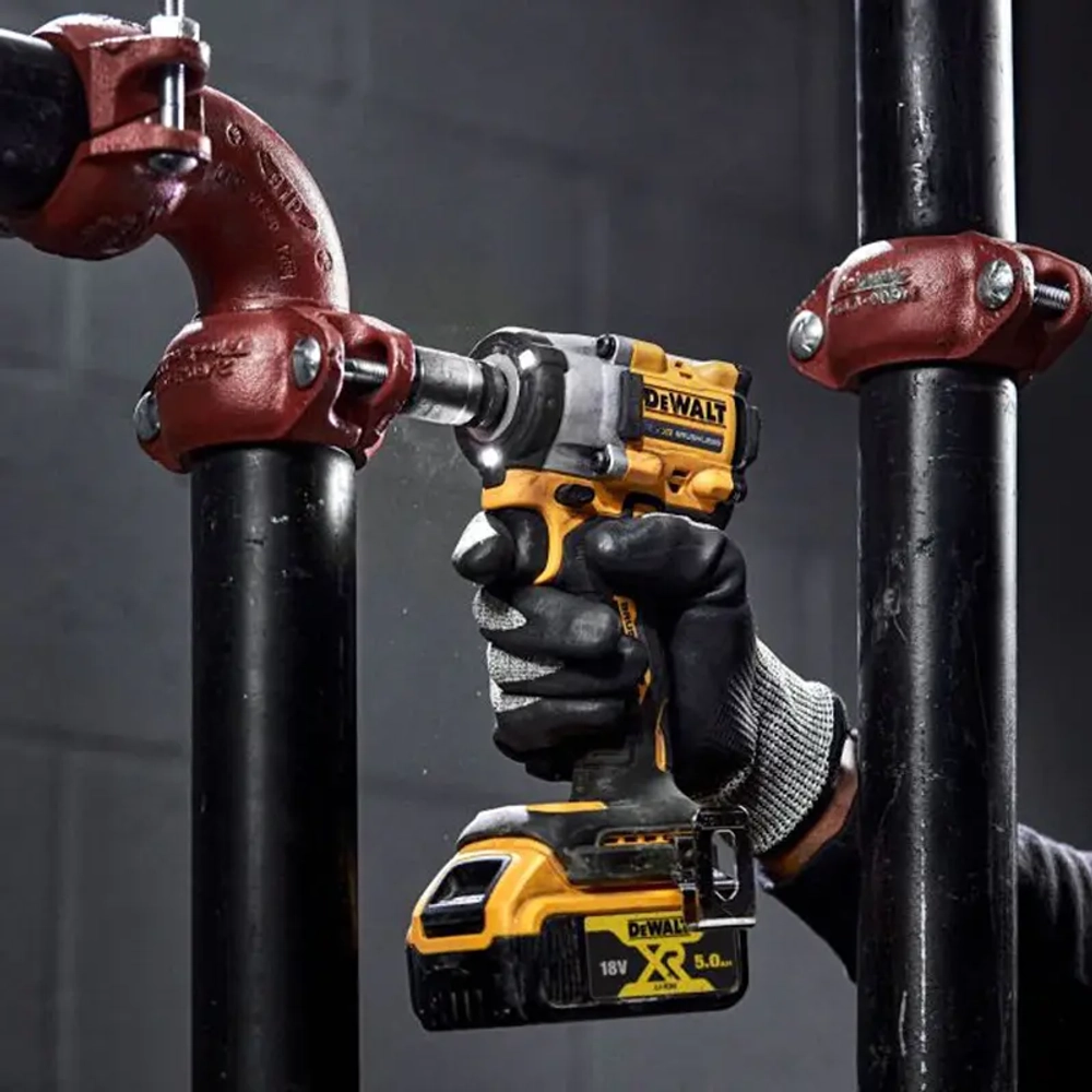 DeWalt DCF921D2T аккумуляторный гайковерт (2 x 2 Ач, ЗУ)