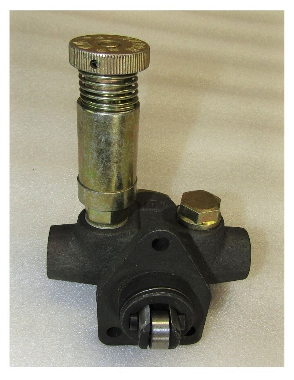 Насос ручной подкачки топлива Ricardo R6105 (фланец 50х66 мм,правый)/Hand Primer pump