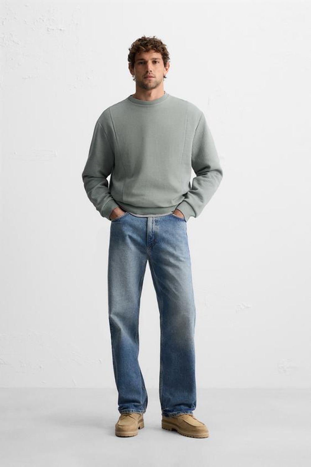 ZARA СТЕГАНАЯ ТОЛСТОВКА ИЗ РЕЛЬЕФНОЙ ТКАНИ, ТЕМНО-ЗЕЛЕНЫЙ