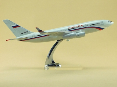 Модель самолета Ил-96-300 (М1:144, СЛО Россия)