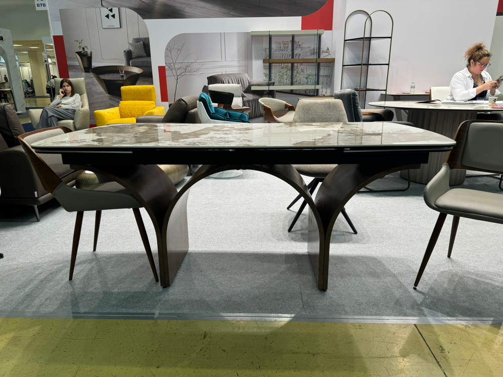 Стол DT2341 (180-260) белая глянцевая керамика/орех