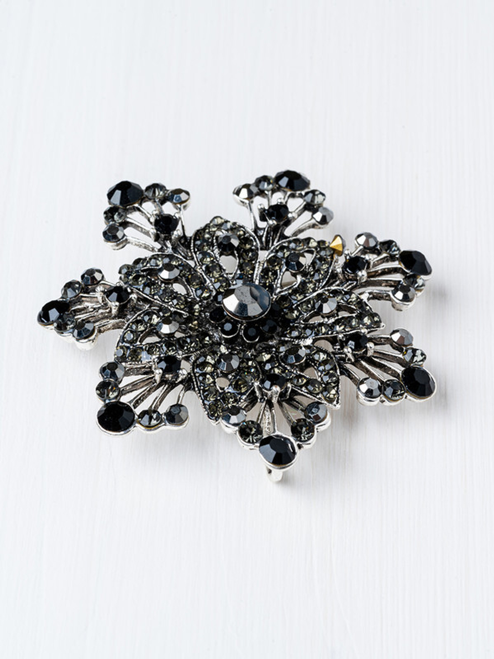 30061230 Брошь Chance