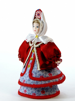 Кукла фарфоровая Костромичка в праздничной одежде