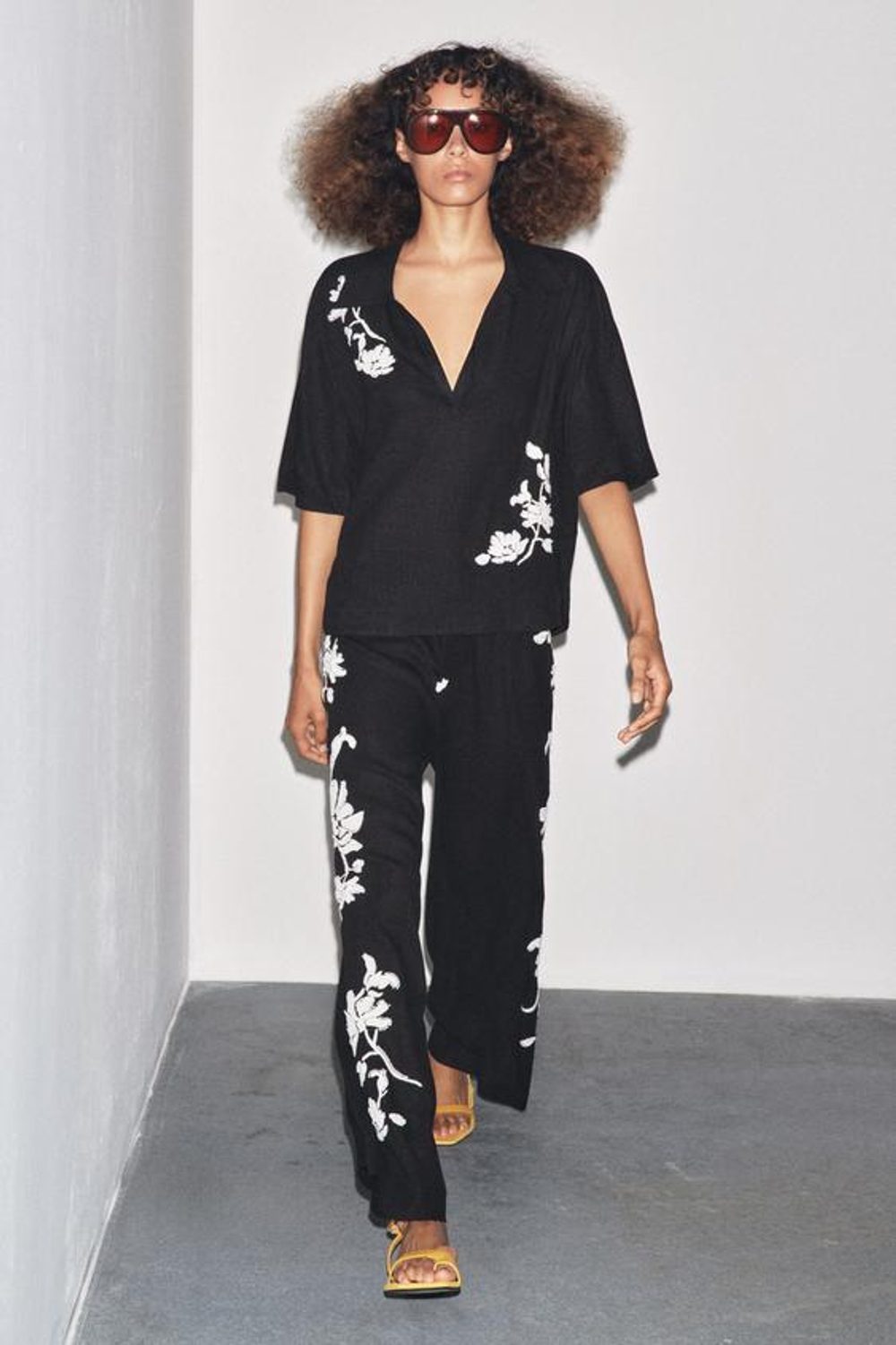 ZARA БРЮКИ С ВЫШИВКОЙ И БИСЕРОМ — ZW COLLECTION, ЧЕРНЫЙ/БЕЛЫЙ