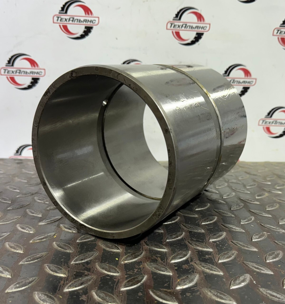 Втулка 424-70-11860