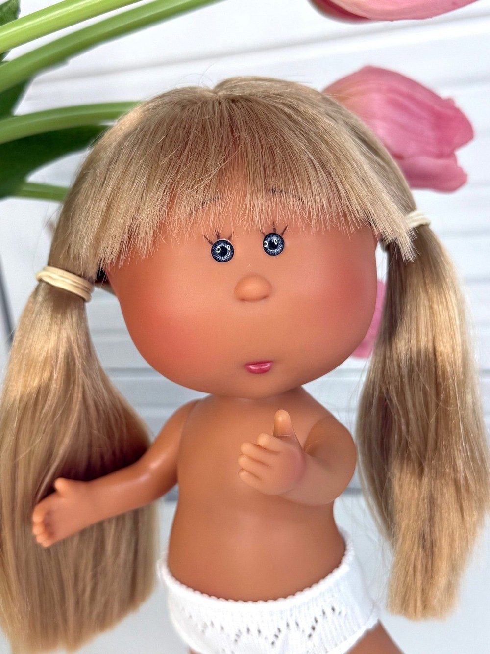 Кукла Nines виниловая 23см Little Mia Latina без одежды (3199WL1)