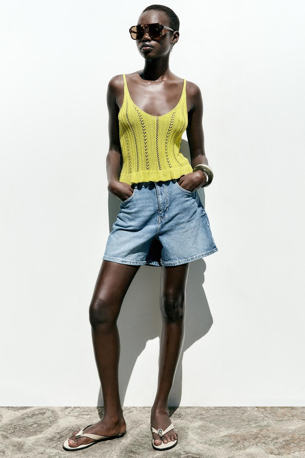 ZARA ТРИКОТАЖНЫЙ ТОП С ВОЛАНАМИ И ПЕРФОРАЦИЕЙ, ЗЕЛЕНЫЙ