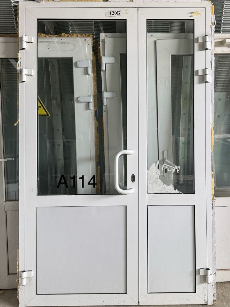 Алюминиевая Дверь Б/У 233(в) х 148(ш) Входная