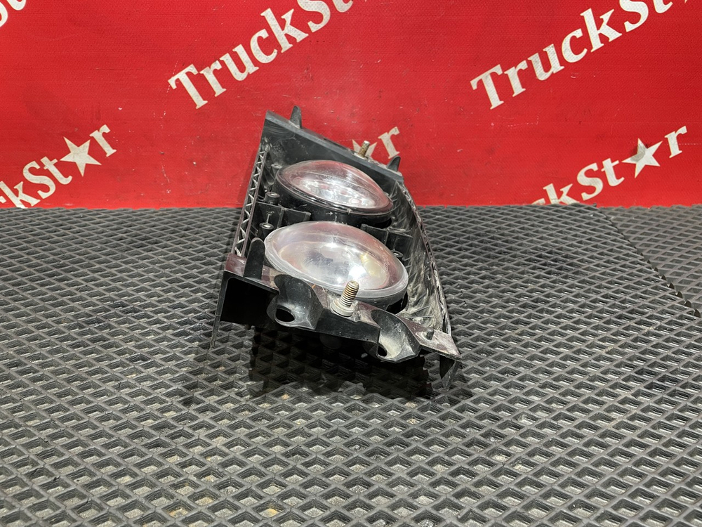 Фара противотуманная правая