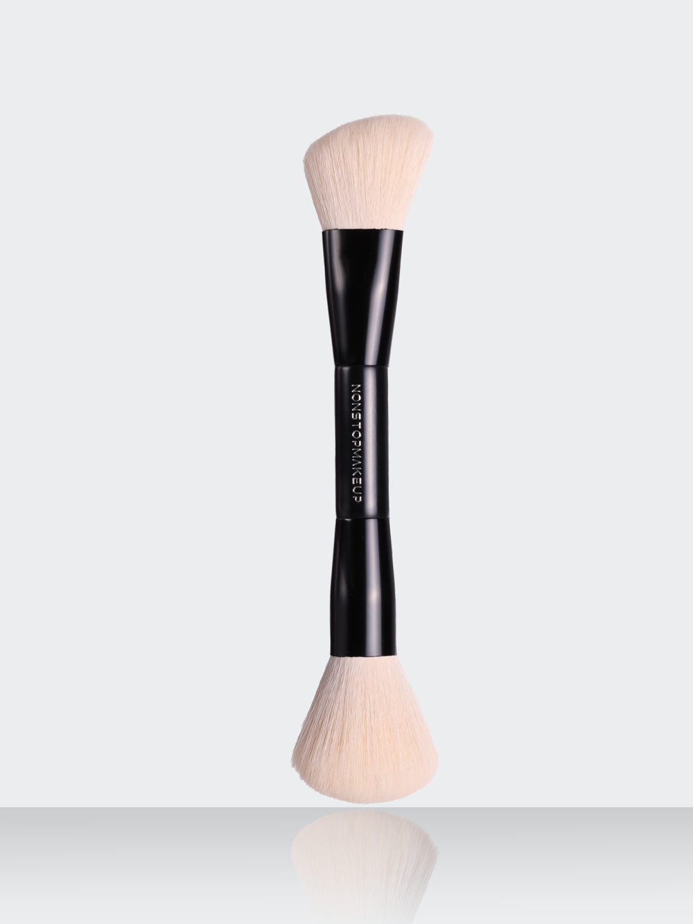 NONSTOPMAKEUP BS02 Sculpt & Glow Blush Brush, Двусторонняя кисть для румян и контуринга. Премиум синтетика, черная, 1шт.