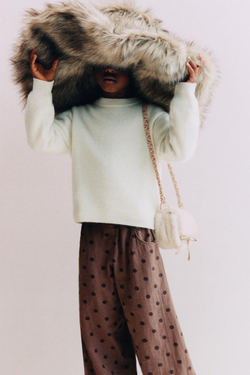 ZARA СУМКА ИЗ ИСКУССТВЕННОГО МЕХА, ЭКРЮ