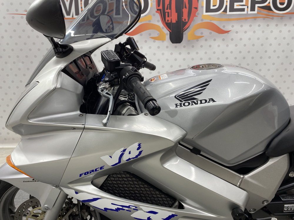 Honda VFR800F , 2005