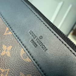 Louis Vuitton Pochette Voyage Souple