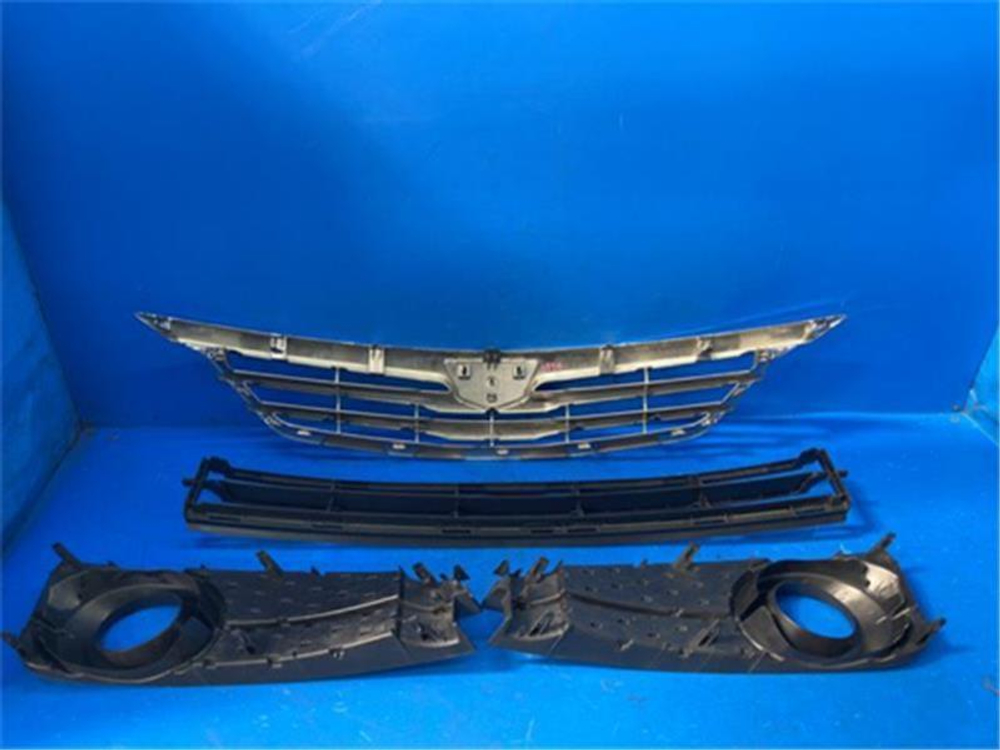 решетка радиатора Toyota Allion ZRT260