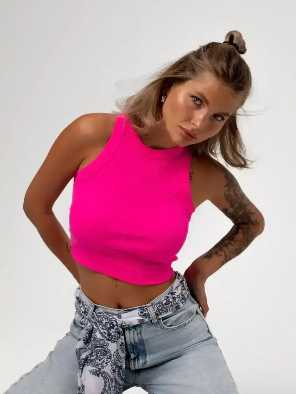 Спортивный кроп топ укороченный под пиджак