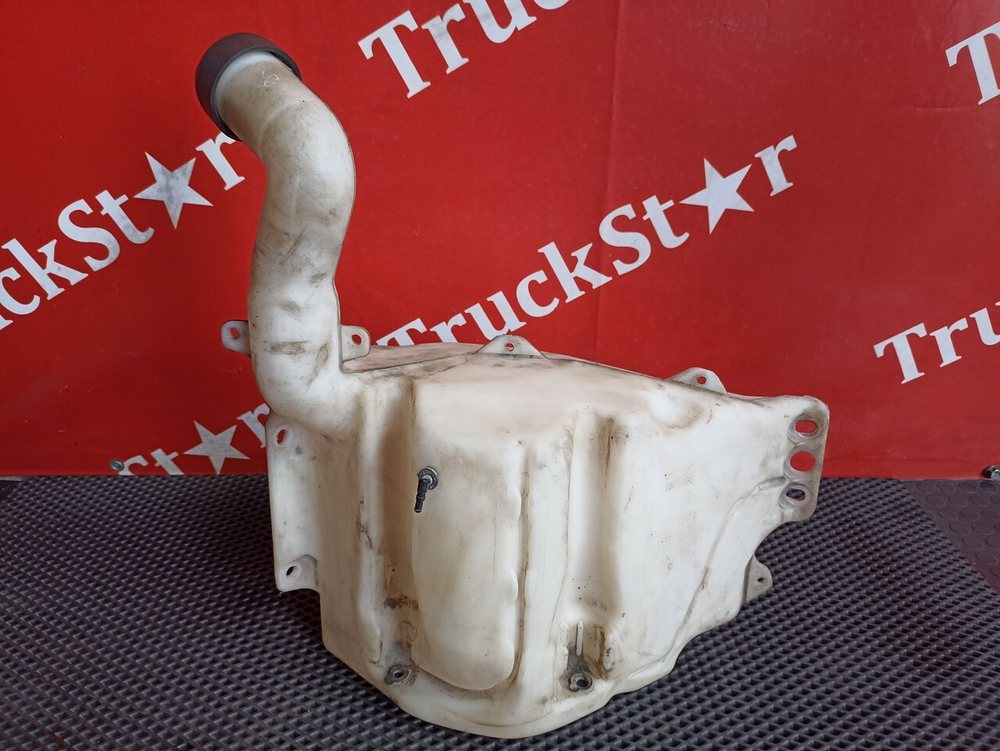 Бачок омывателя лобового стекла