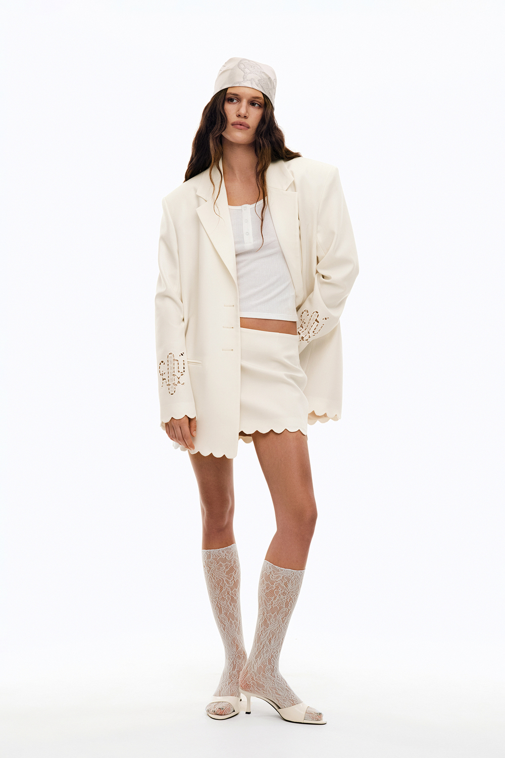 Футболка (Дженнифер Энистон), молочная