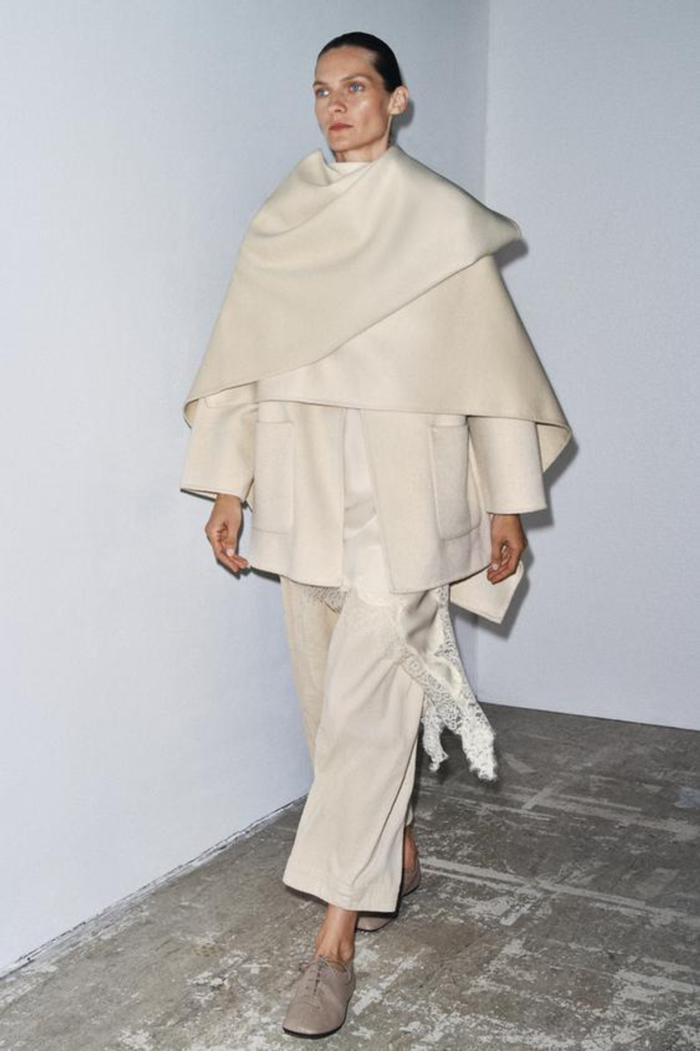 ZARA ВЕЛЬВЕТОВЫЕ БРЮКИ BARREL FIT — ZW COLLECTION, ЭКРЮ