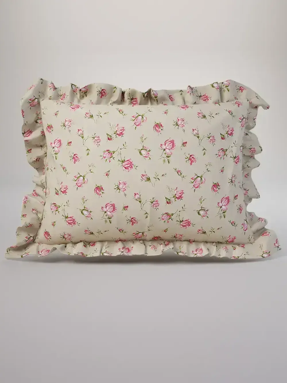 Декоративная наволочка с рюшами, оборками "Розовые бутоны на бежевом" 50х70 см, 1 шт, без молнии