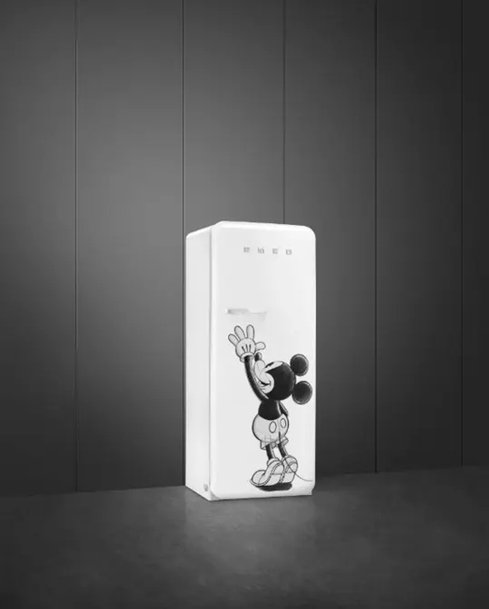 Холодильник Smeg FAB28RDMM3